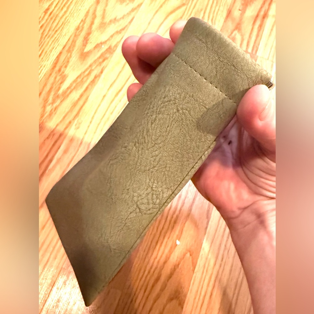 Eyeglasses/Sunglass Case Squeeze-Top Artificial Leather Pouch.Unisex